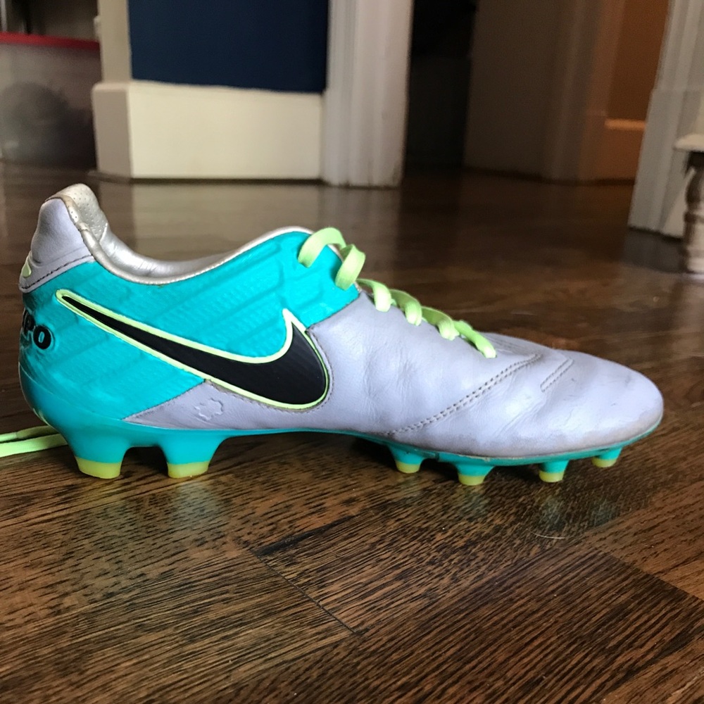 nike men’s soccer cleats, size 7